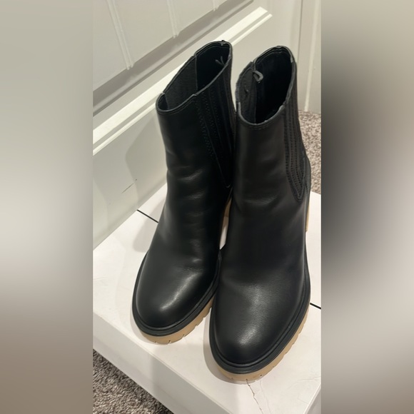 Dolce vita boots! Worn only twice!! Perfect condition!! - Picture 2 of 3